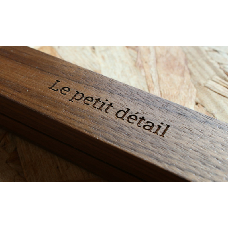 Gravure texte sur matière organique