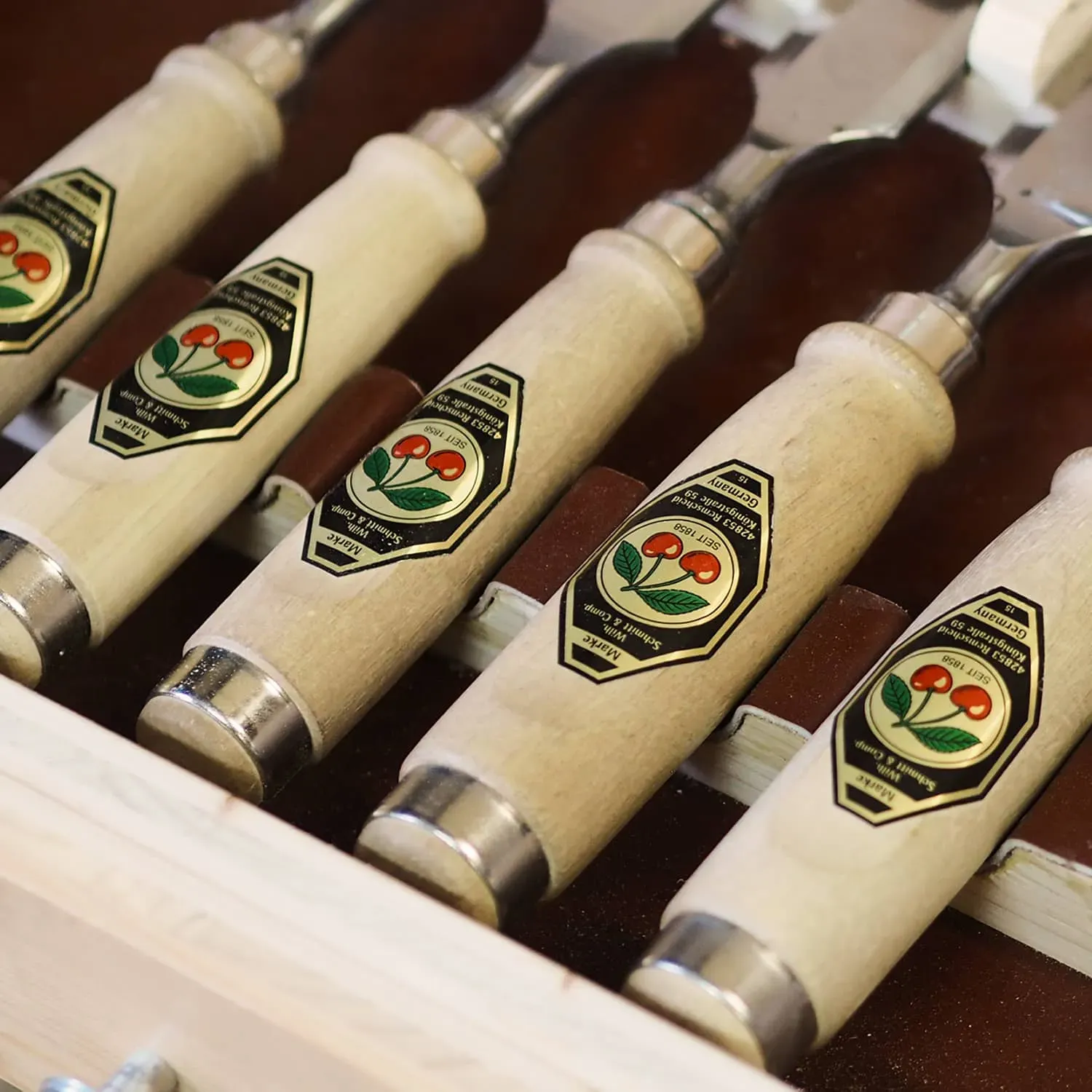 Kirschen - Outils à main haut de gamme - Largeot & Coltin