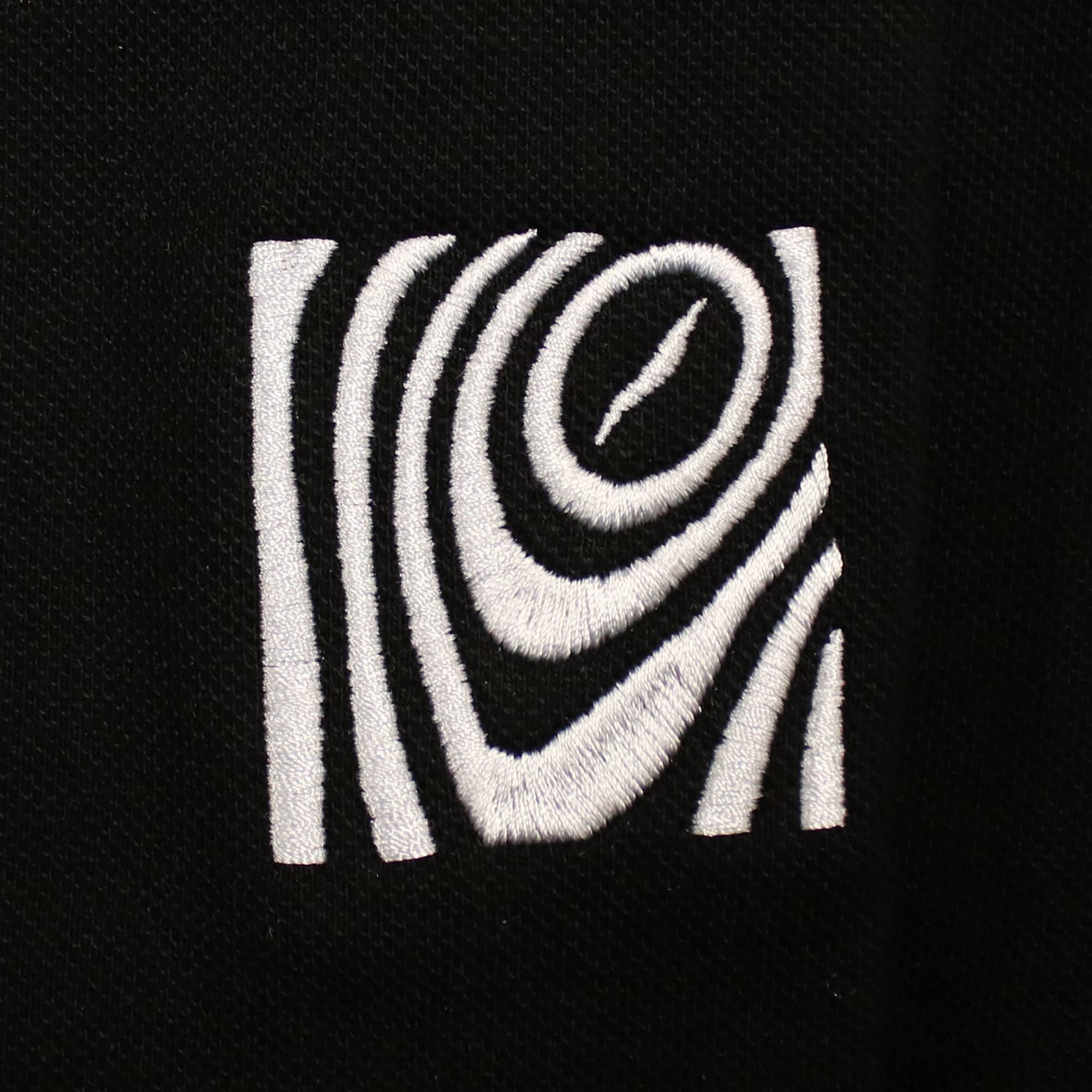 Broderie pour Ebenisterie Contemporaine