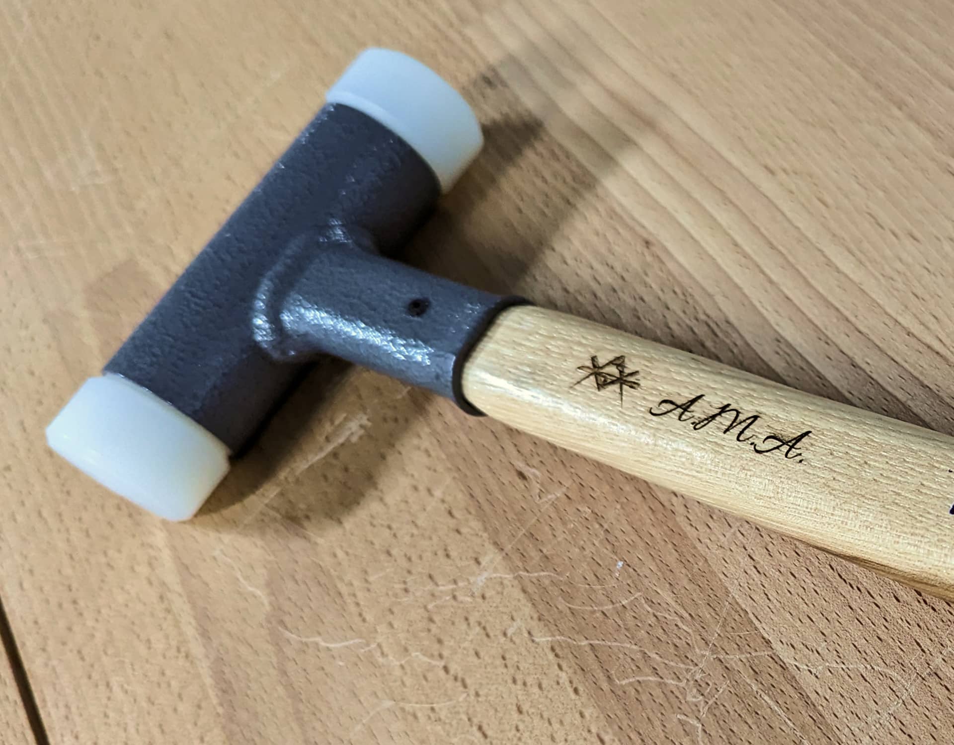 massette personnalisée avec une gravure laser