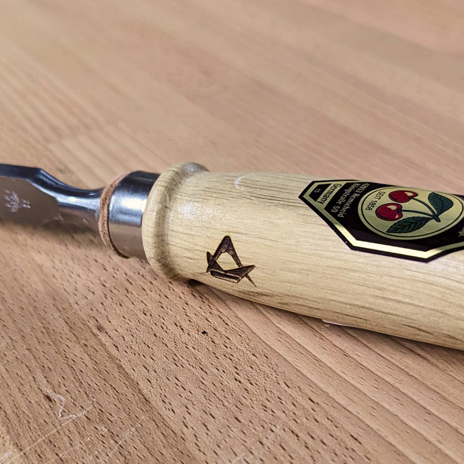 Gravure sur ciseaux 5 par Largeot & Coltin