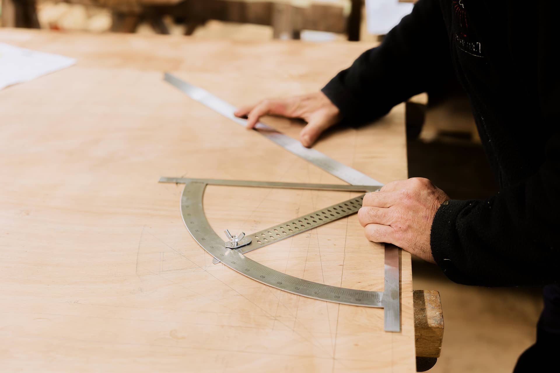 Equerre alpha de charpentier professionnelle